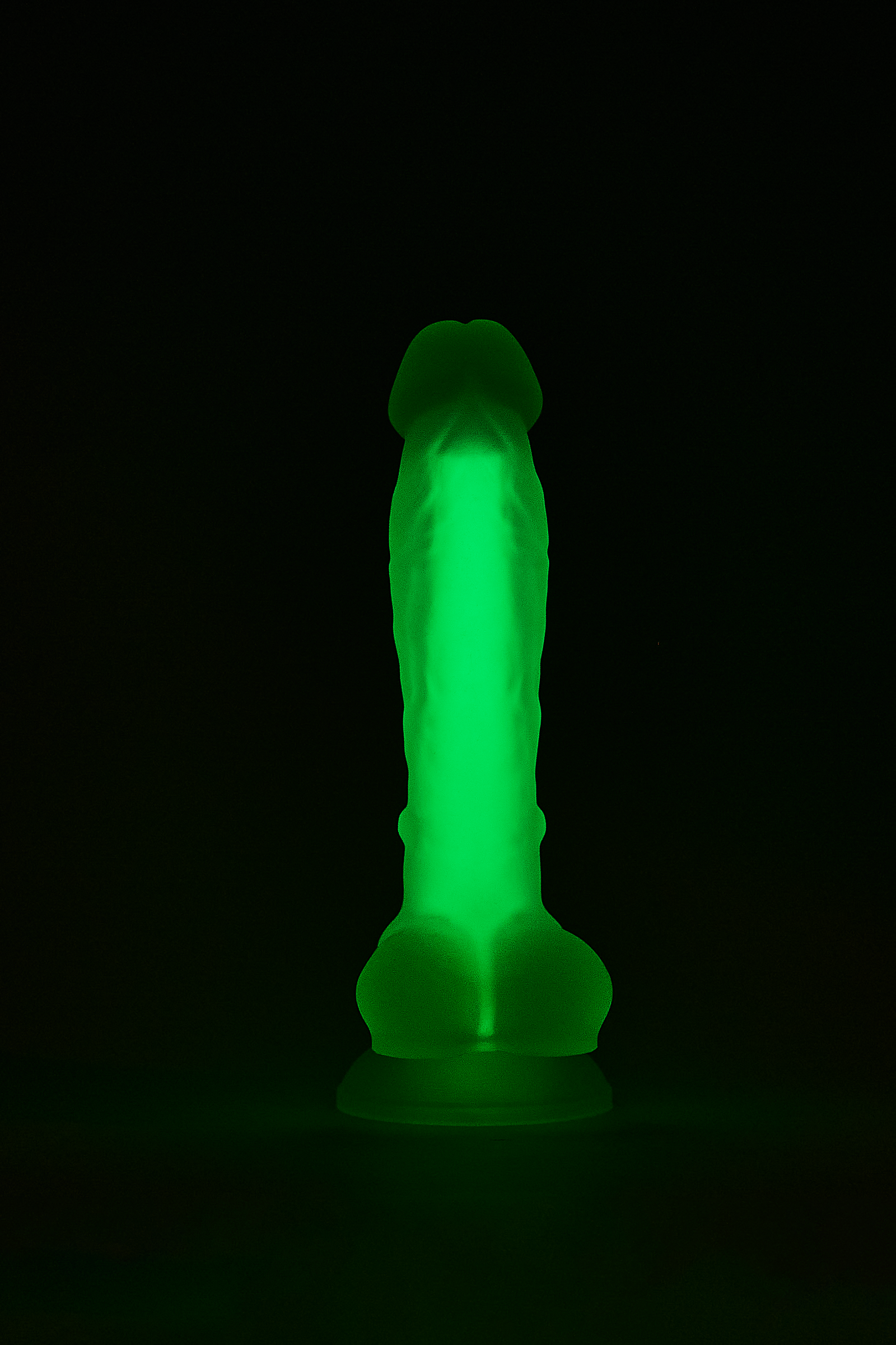 Radiant - Glow in the dark dildo met zuignap - 17,5 cm